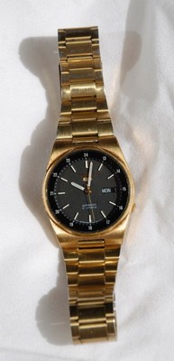seiko 5 gold black